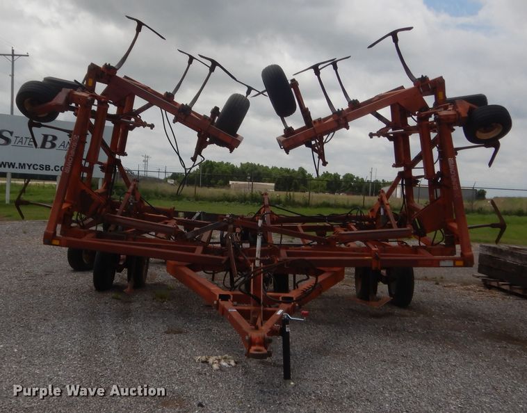 image for item IT9559 Sunflower 3160-42 Fallow King  sweep plow