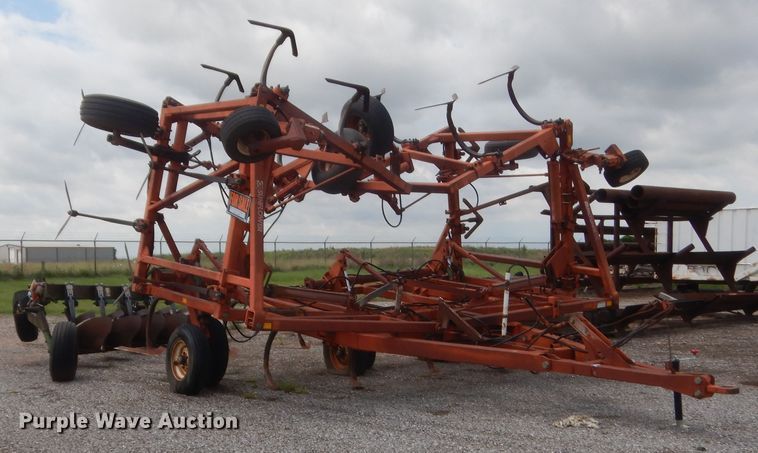 image for item IT9559 Sunflower 3160-42 Fallow King  sweep plow