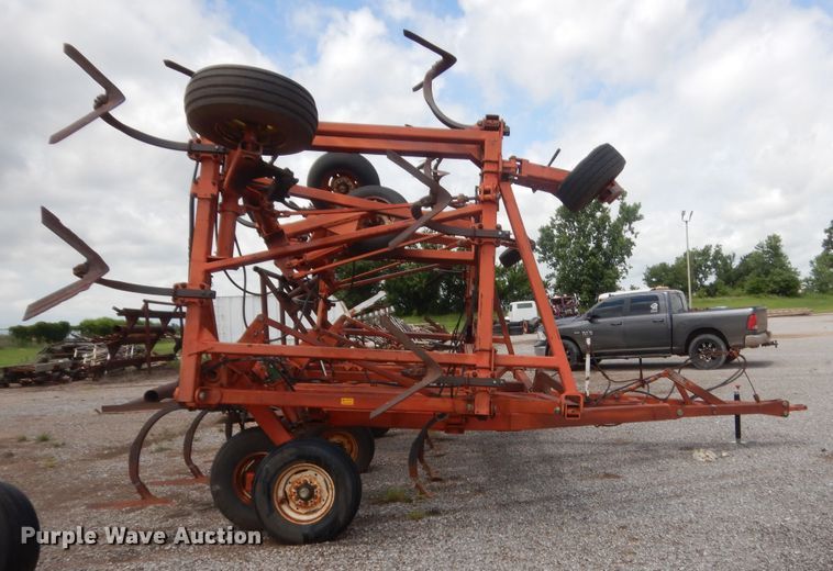 image for item IT9559 Sunflower 3160-42 Fallow King  sweep plow