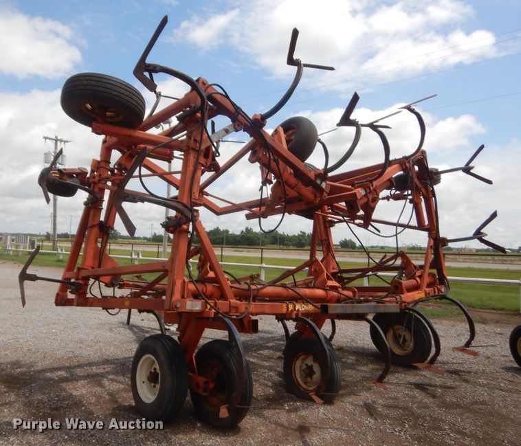 image for item IT9559 Sunflower 3160-42 Fallow King  sweep plow