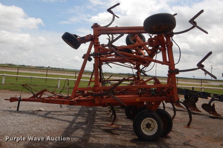 image for item IT9559 Sunflower 3160-42 Fallow King  sweep plow