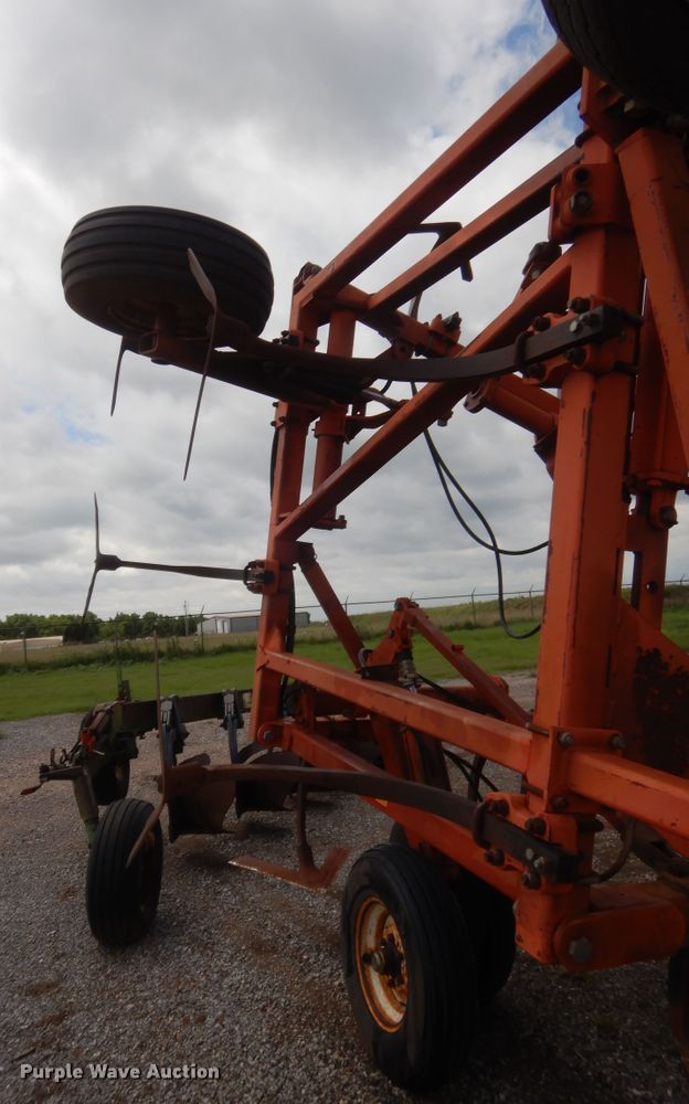 image for item IT9559 Sunflower 3160-42 Fallow King  sweep plow