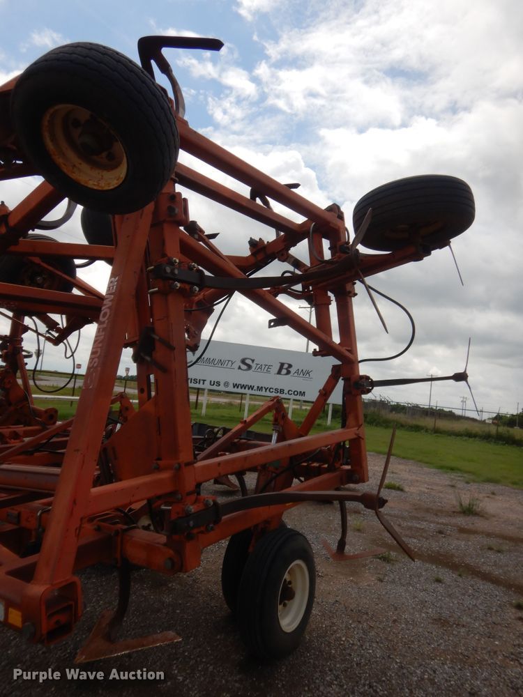 image for item IT9559 Sunflower 3160-42 Fallow King  sweep plow