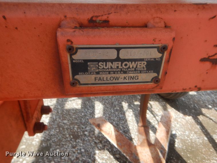 image for item IT9559 Sunflower 3160-42 Fallow King  sweep plow
