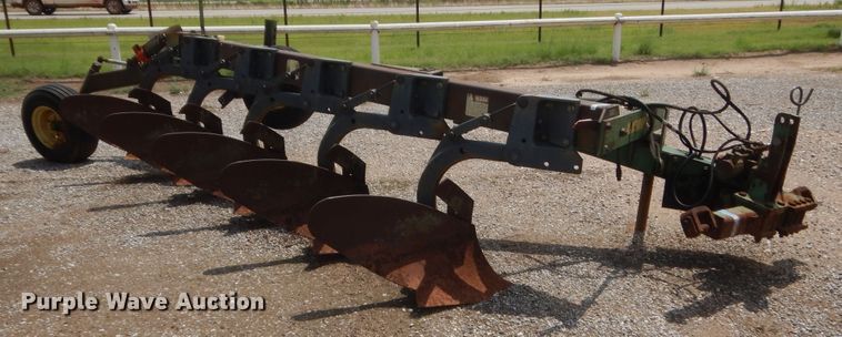 image for item IT9560 John Deere A2600  five bottom plow