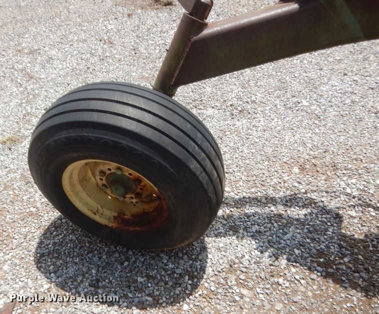 image for item IT9560 John Deere A2600  five bottom plow