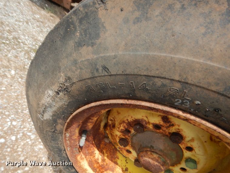 image for item IT9560 John Deere A2600  five bottom plow