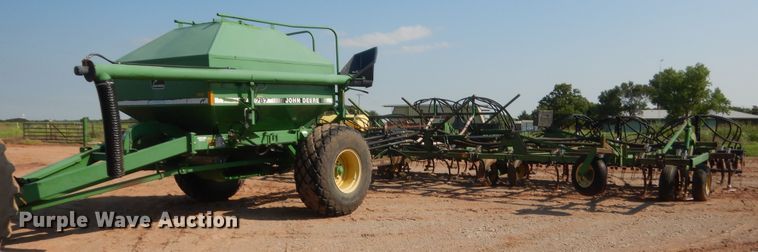 image for item IT9567 John Deere 730  air seeder