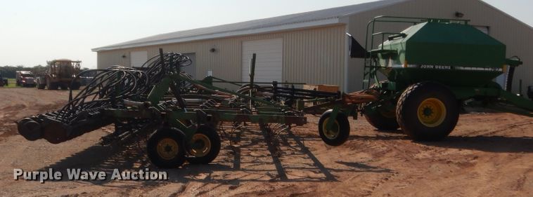 image for item IT9567 John Deere 730  air seeder