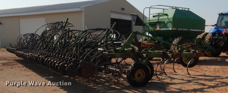 image for item IT9567 John Deere 730  air seeder