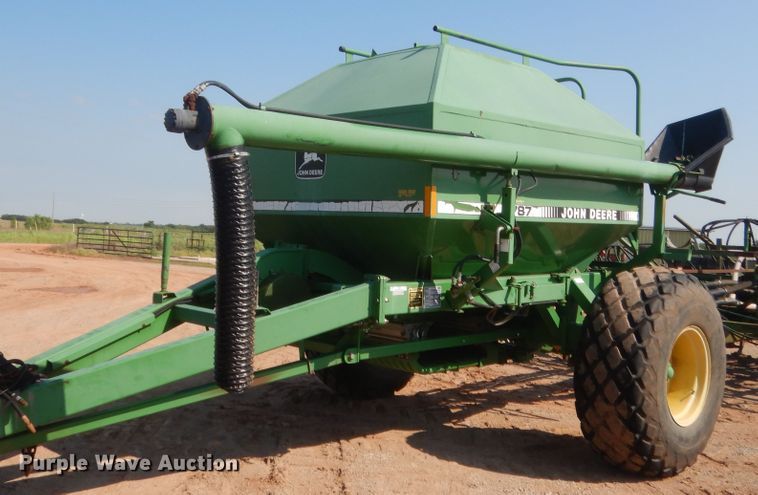 image for item IT9567 John Deere 730  air seeder