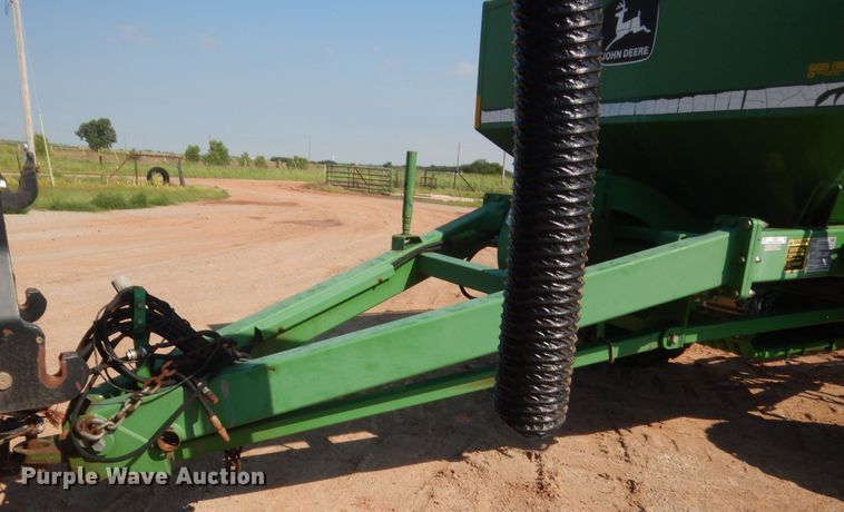 image for item IT9567 John Deere 730  air seeder