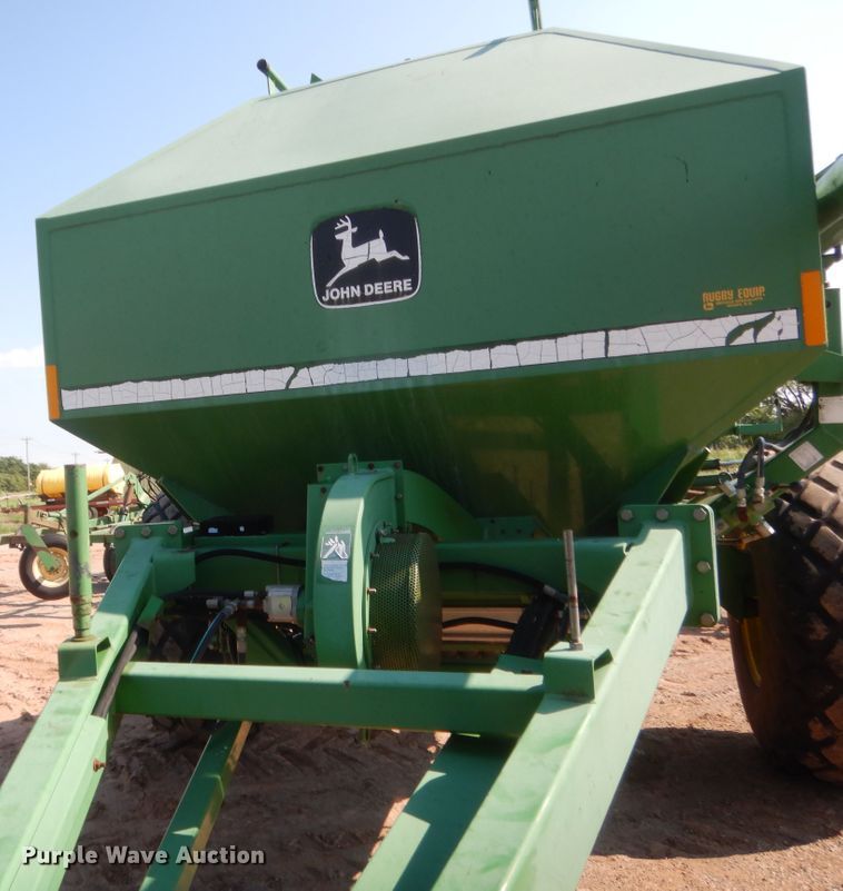 image for item IT9567 John Deere 730  air seeder