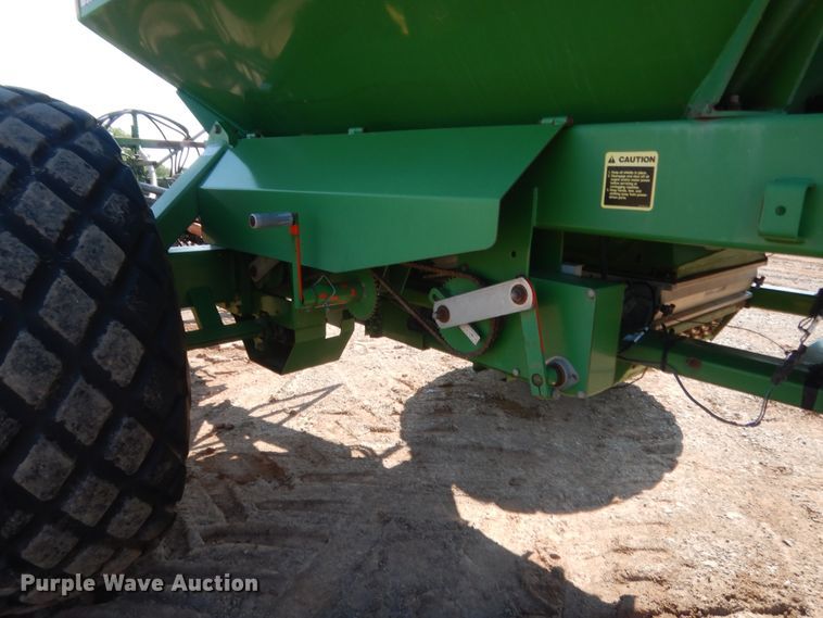 image for item IT9567 John Deere 730  air seeder