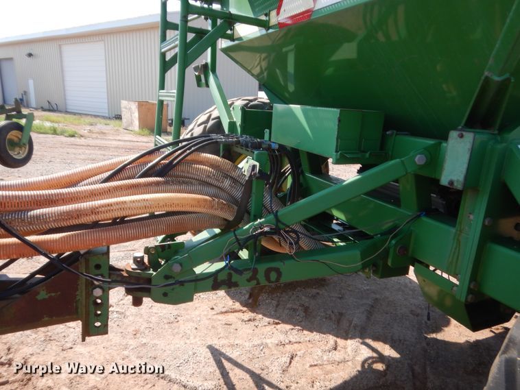 image for item IT9567 John Deere 730  air seeder