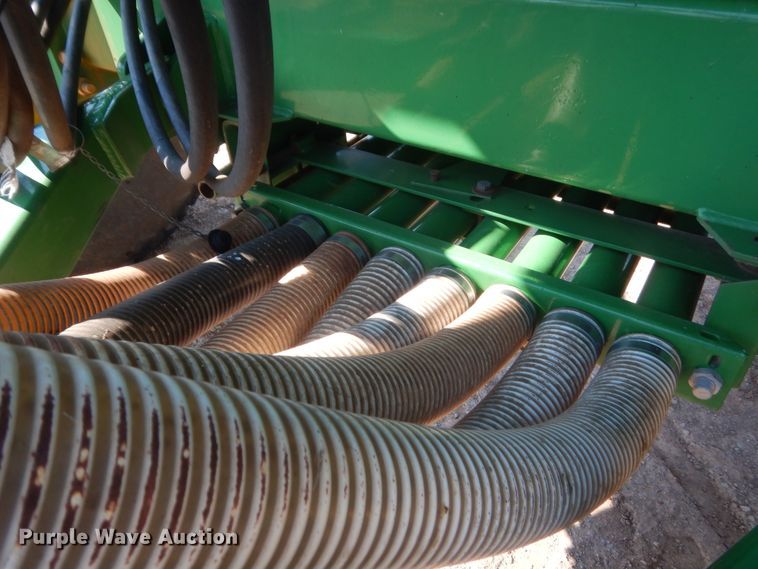 image for item IT9567 John Deere 730  air seeder