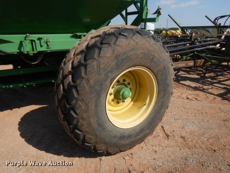 image for item IT9567 John Deere 730  air seeder
