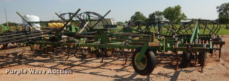 image for item IT9567 John Deere 730  air seeder