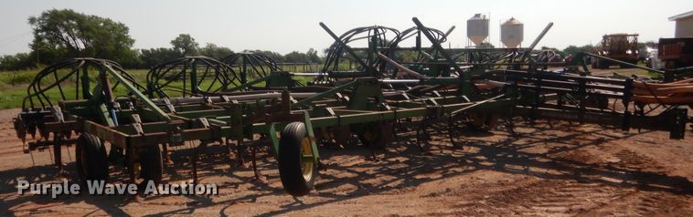image for item IT9567 John Deere 730  air seeder