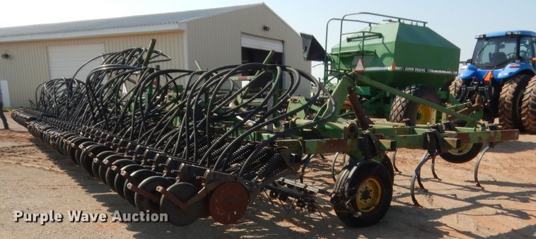 image for item IT9567 John Deere 730  air seeder