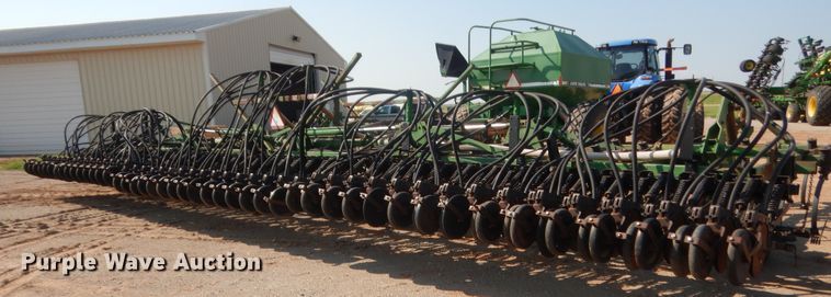 image for item IT9567 John Deere 730  air seeder