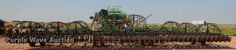 image for item IT9567 John Deere 730  air seeder