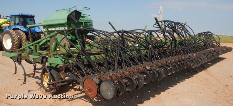 image for item IT9567 John Deere 730  air seeder