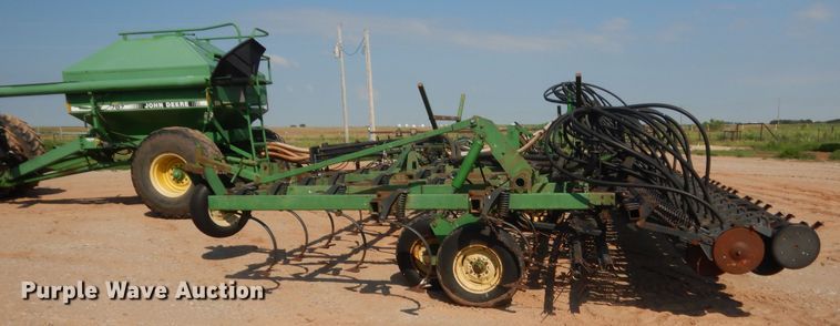 image for item IT9567 John Deere 730  air seeder