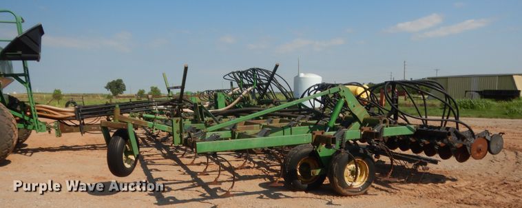 image for item IT9567 John Deere 730  air seeder
