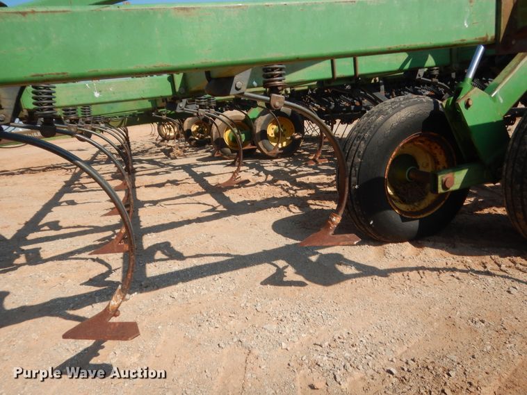 image for item IT9567 John Deere 730  air seeder