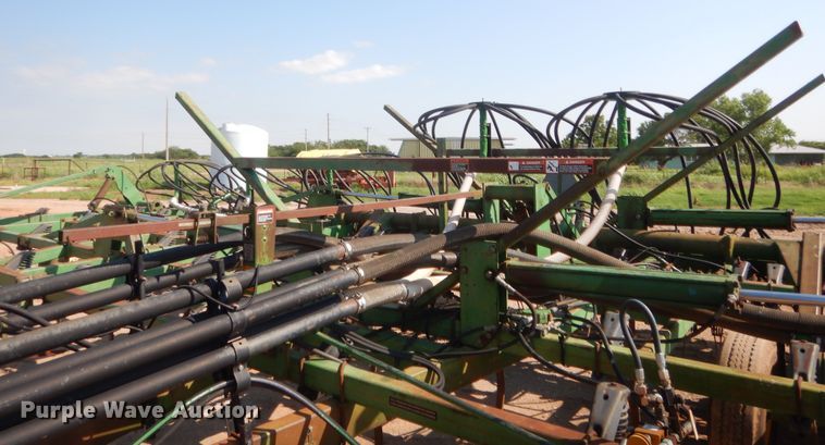 image for item IT9567 John Deere 730  air seeder