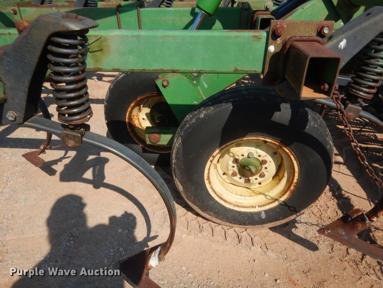 image for item IT9567 John Deere 730  air seeder