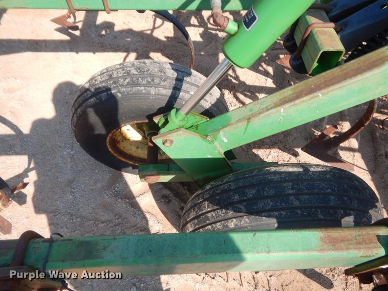 image for item IT9567 John Deere 730  air seeder