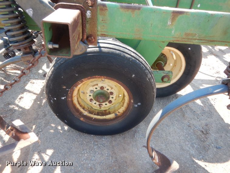 image for item IT9567 John Deere 730  air seeder