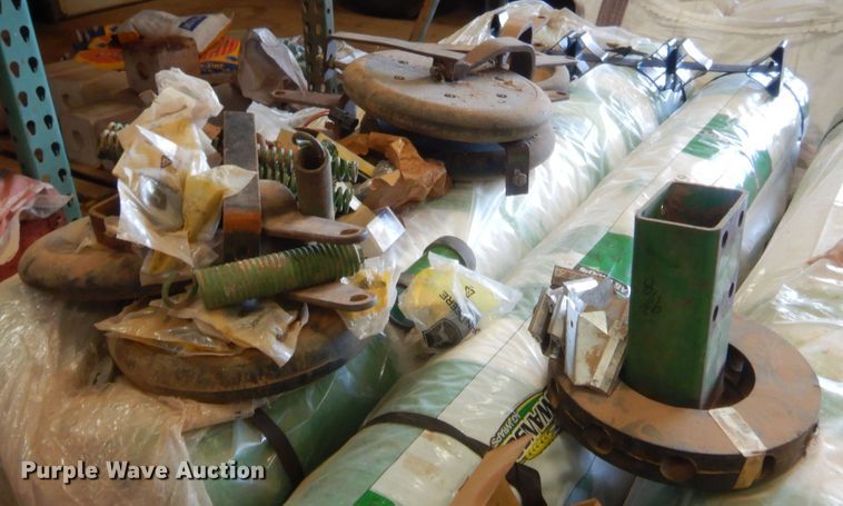 image for item IT9567 John Deere 730  air seeder