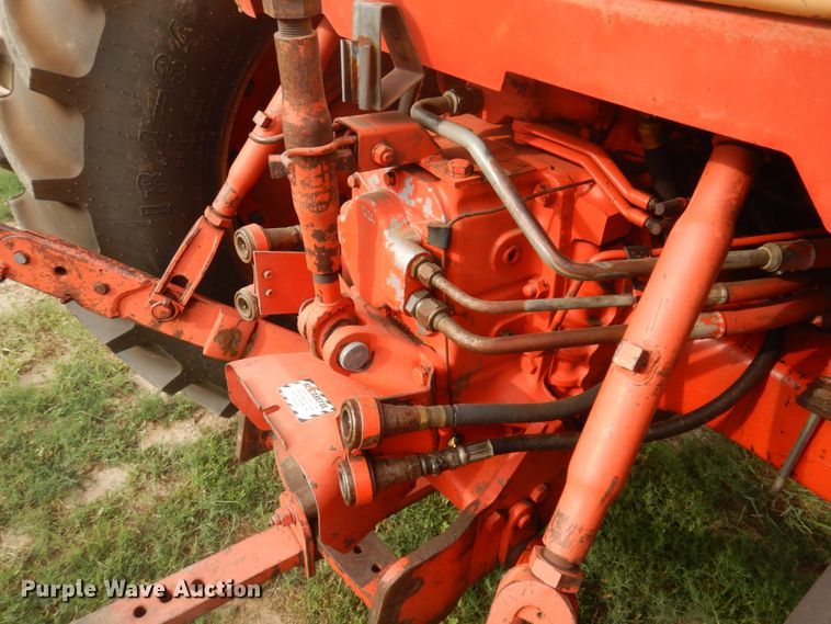 image for item JZ9993 1970 Case 970 Agri-King  tractor