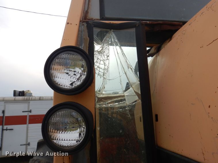 image for item JZ9993 1970 Case 970 Agri-King  tractor