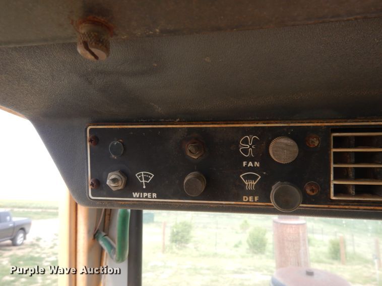 image for item JZ9993 1970 Case 970 Agri-King  tractor