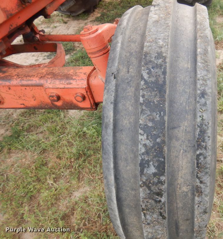 image for item JZ9993 1970 Case 970 Agri-King  tractor