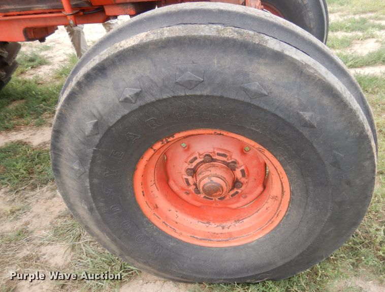 image for item JZ9993 1970 Case 970 Agri-King  tractor