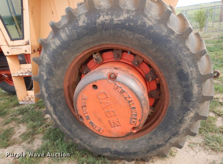 image for item JZ9993 1970 Case 970 Agri-King  tractor