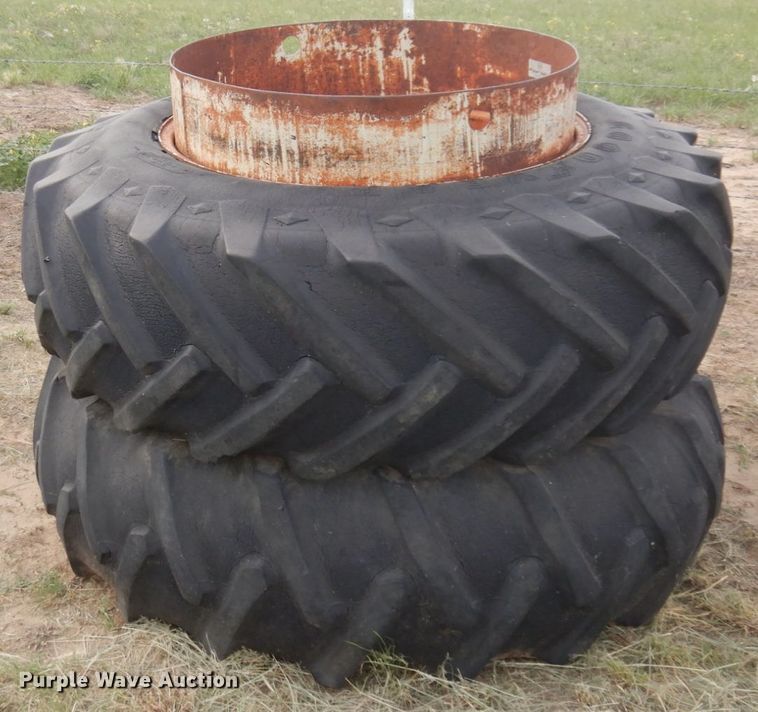 image for item JZ9993 1970 Case 970 Agri-King  tractor