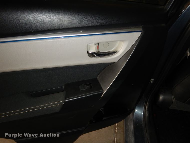 image for item DI6705 2015 Toyota Corolla LE