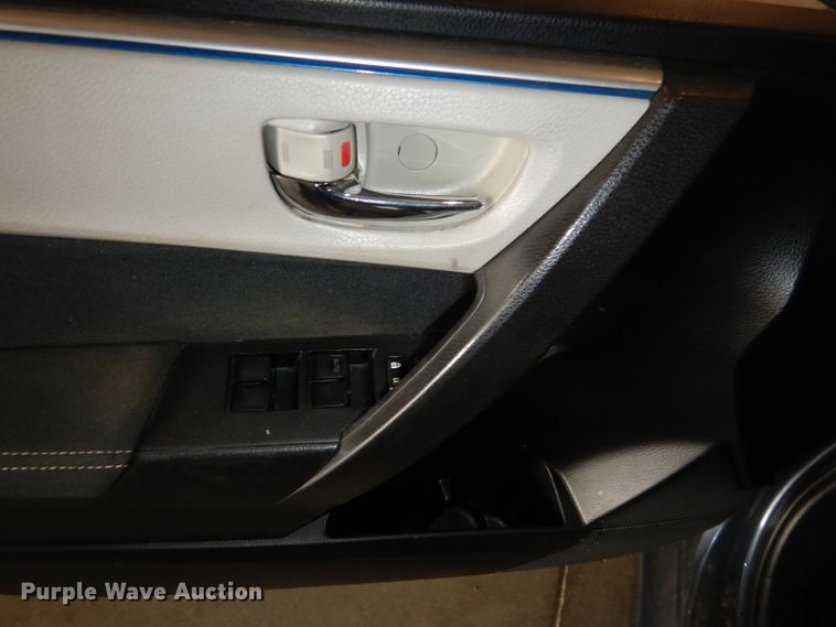 image for item DI6705 2015 Toyota Corolla LE