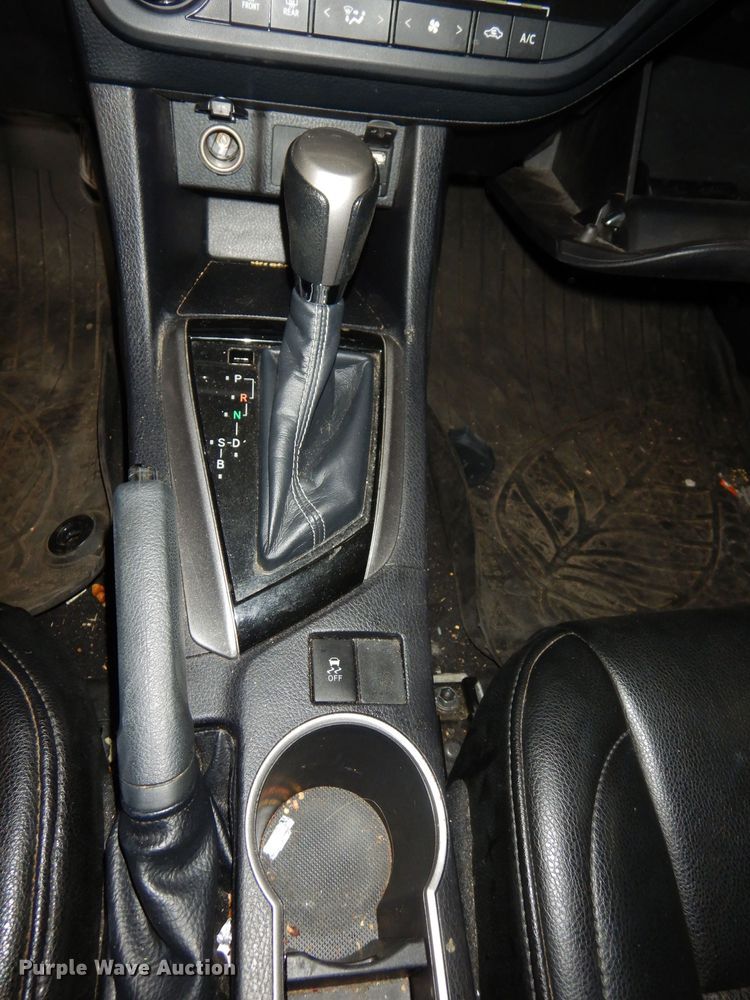 image for item DI6705 2015 Toyota Corolla LE