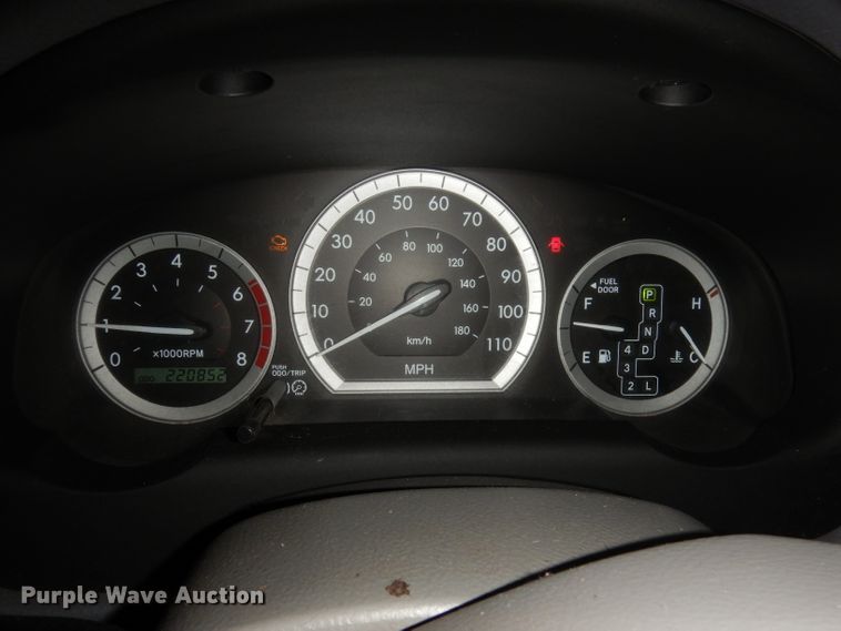 image for item DI6707 2004 Toyota Sienna LE  van