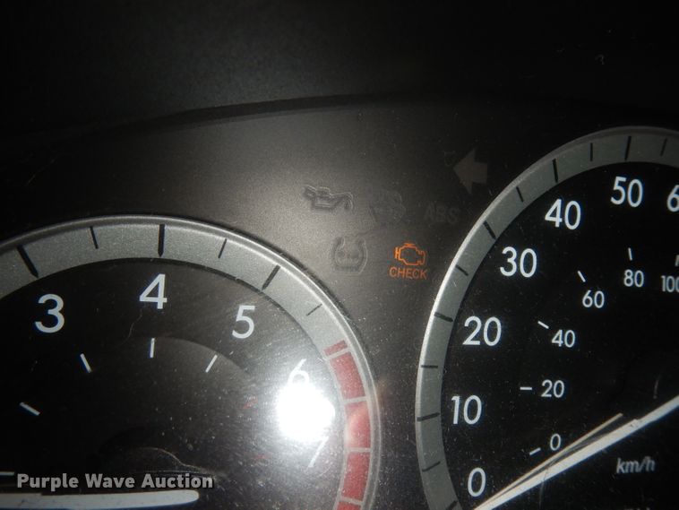 image for item DI6707 2004 Toyota Sienna LE  van