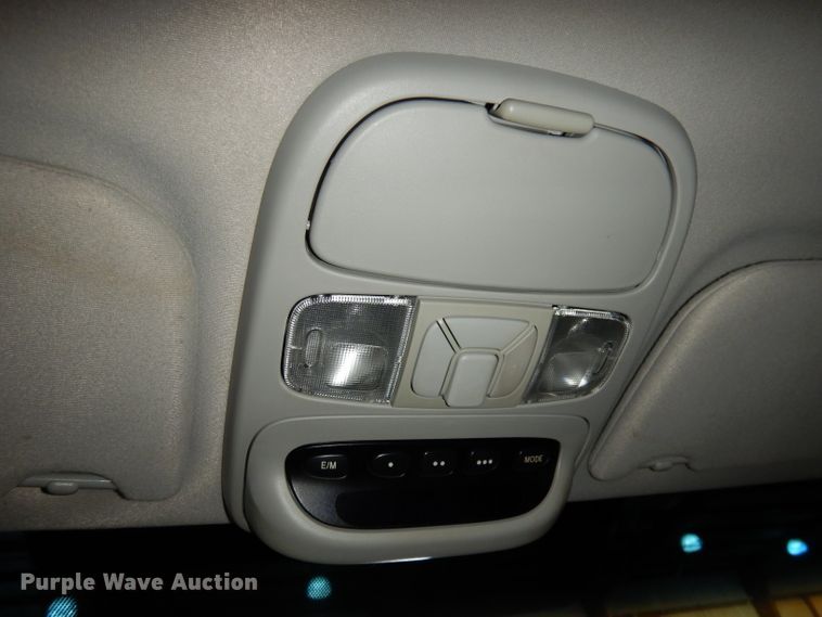 image for item DI6707 2004 Toyota Sienna LE  van