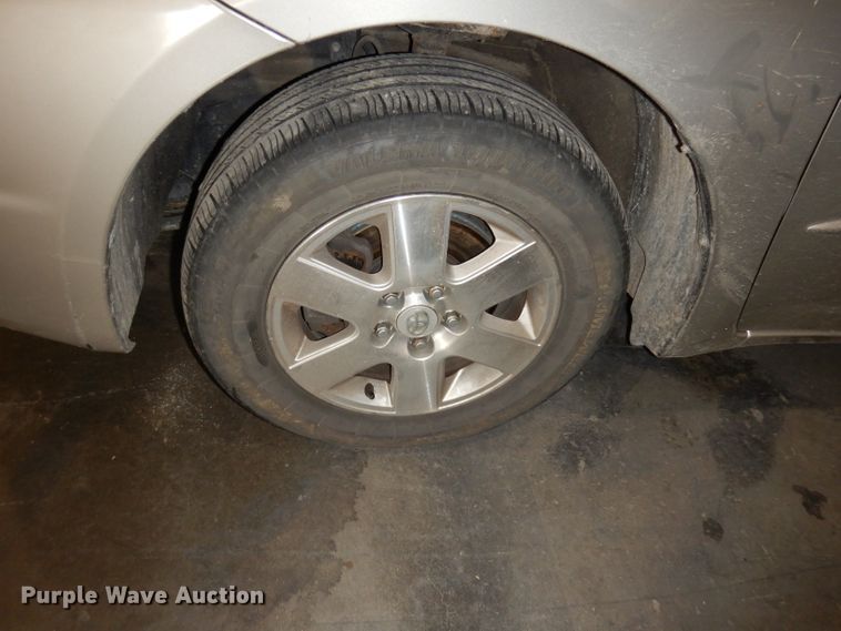 image for item DI6707 2004 Toyota Sienna LE  van