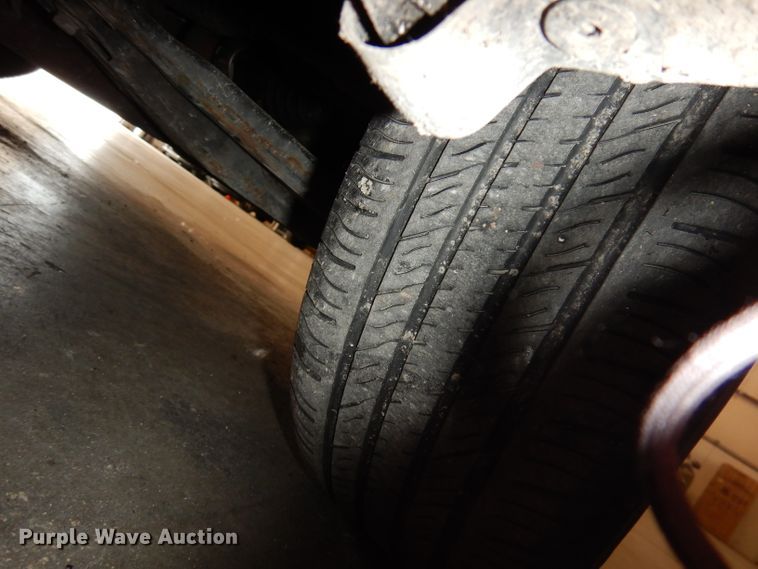 image for item DI6707 2004 Toyota Sienna LE  van